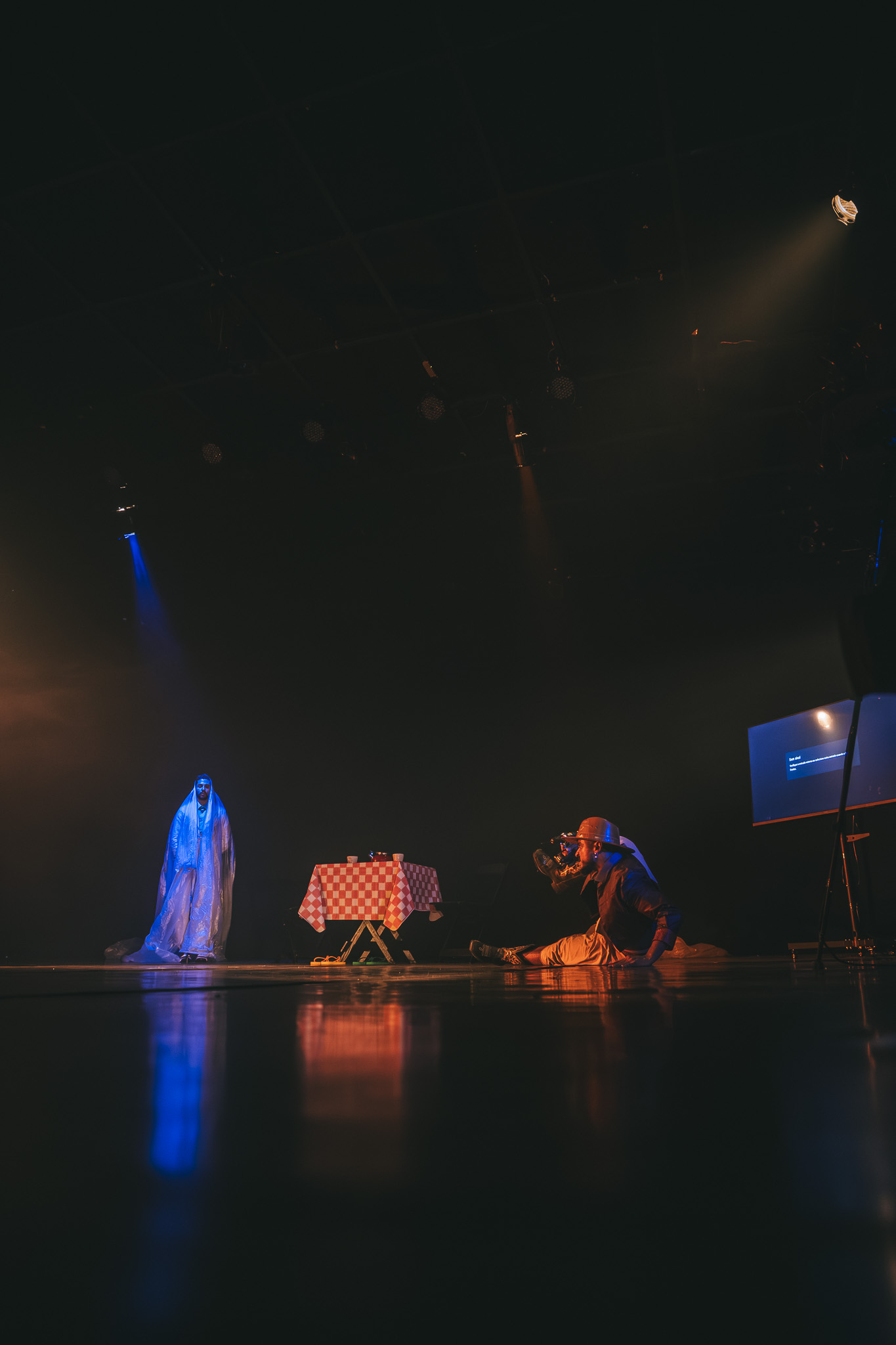 Obra "(DES)CONSERTEM os seus cor-ações", encenada no Centro Cultural Olido em 8 de novembro de 2025. Foto: Carlos Spinello