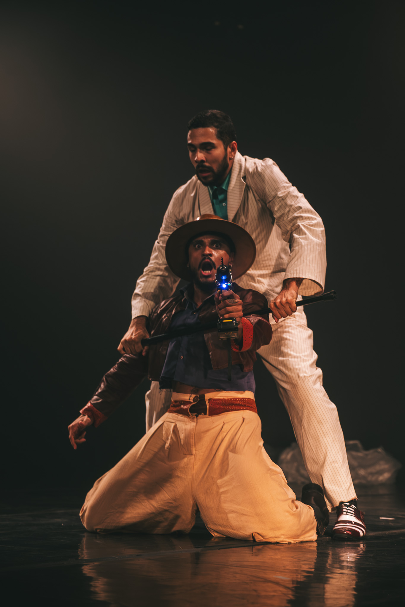 Obra "(DES)CONSERTEM os seus cor-ações", encenada no Centro Cultural Olido em 8 de novembro de 2025. Foto: Carlos Spinello