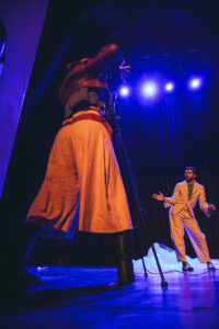 Obra "(DES)CONSERTEM os seus cor-ações", encenada em Salto (SP) em 10 de novembro de 2025. Foto: Carlos Spinello