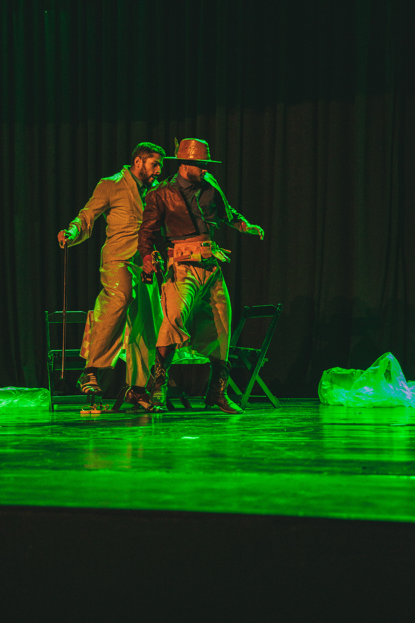 Obra "(DES)CONSERTEM os seus cor-ações", encenada em Salto (SP) em 10 de novembro de 2025. Foto: Carlos Spinello