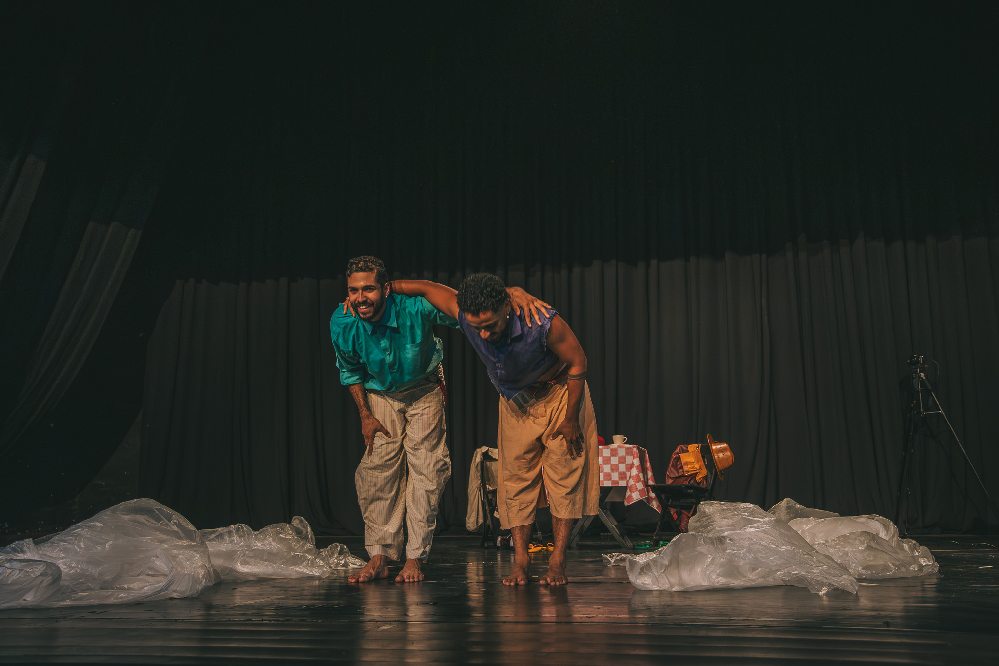 Obra "(DES)CONSERTEM os seus cor-ações", encenada em Salto (SP) em 10 de novembro de 2025. Foto: Carlos Spinello