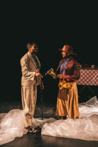 Obra "(DES)CONSERTEM os seus cor-ações" encenada no CRD em 5 de novermbro de 2025. Foto: Carlos Spinello