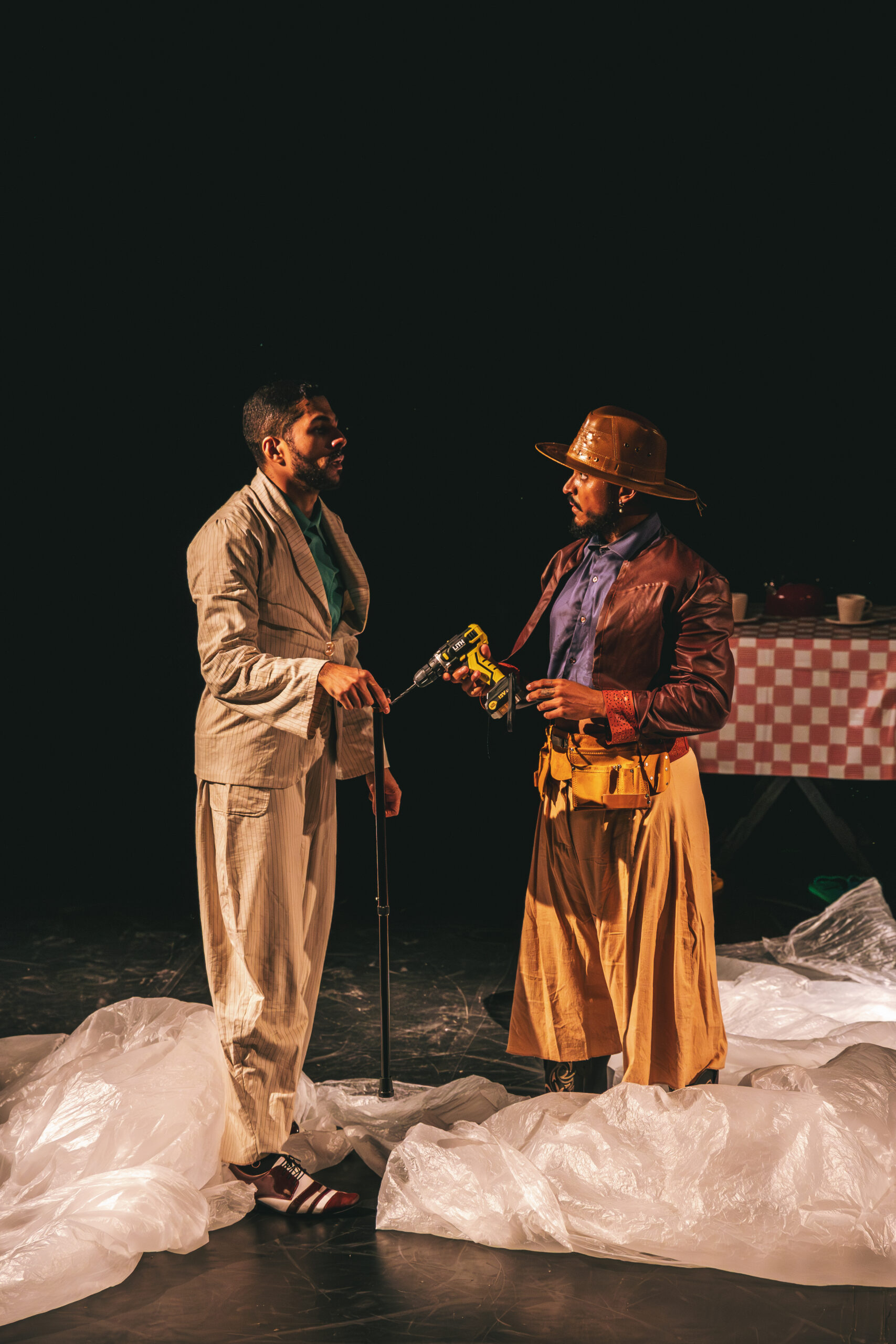 Obra "(DES)CONSERTEM os seus cor-ações" encenada no CRD em 5 de novermbro de 2025. Foto: Carlos Spinello